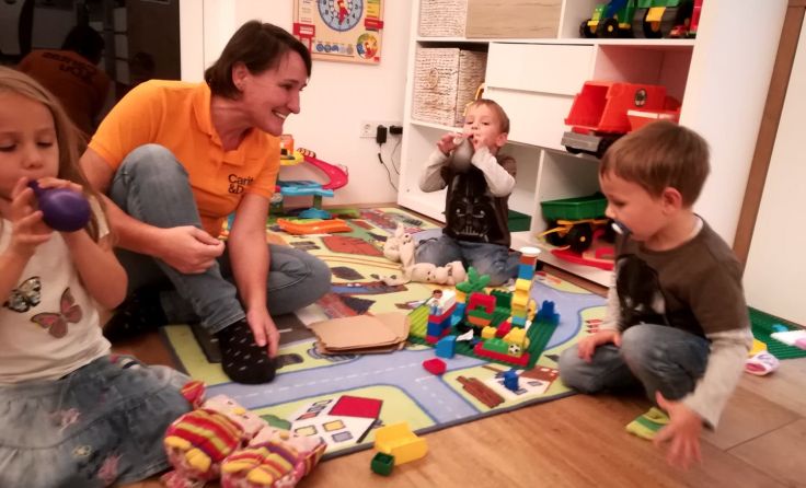Caritas-Familienhelferin Herta Grabner unterstützte Familie Koppenberger. Foto: Caritas