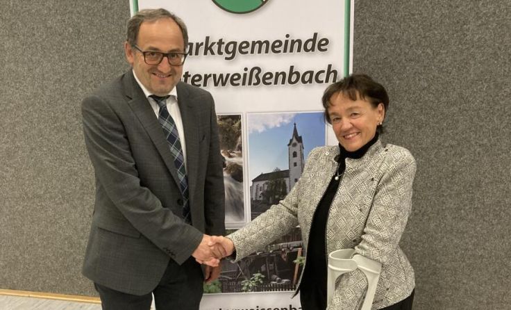 Angelobung: Bgm. Hinterreither-Kern, Bezirkshauptfrau Außerweger (Foto: Marktgemeinde)