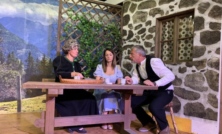 Das Verlegenheitskind, das es nicht gibt, stiftet Verwirrung. (Foto: Theater UW)