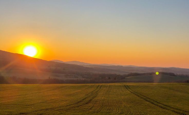 Abendsonne im Gratzener Bergland in Südböhmen (Foto: David Pastyka/Adobe stock)