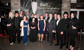 Rauschende Rauchfangkehrer-Ballnacht im Sole Felsen Hotel