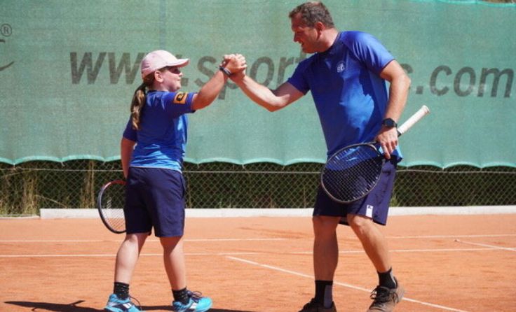 Groß und Klein: erfolgreich auf dem Tennisplatz (Foto: privat)