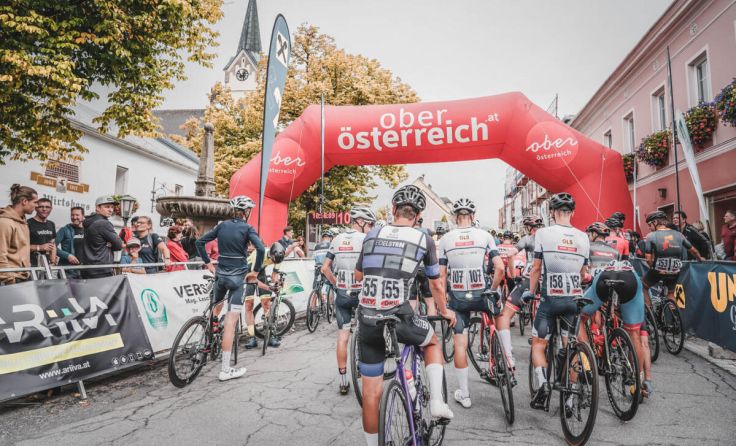 Königswiesen im Speichen-Fieber (Foto: Adhouse)