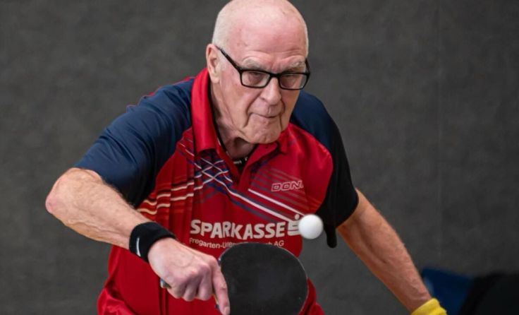 Bald 75 und kein bisschen müde: Tischtennis-Ass Walter Bachler (Foto: privat)