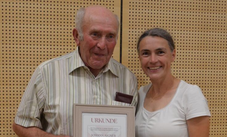 Johann Aigner mit der scheidenden Obfrau Ulrike Baum (Foto: privat)