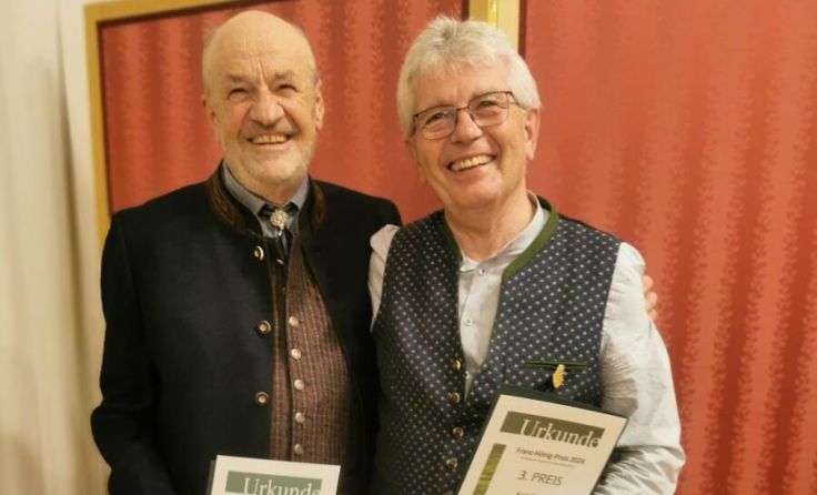 Erich Freudenthaler aus Altenberg (l.) und Stelzhamerbund-Bezirksobmann Karl Hackl (Foto: privat)