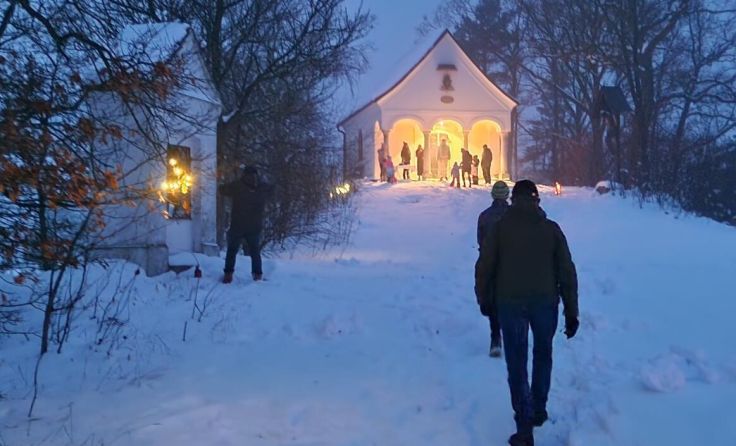 Ausgangspunkt der Adventwanderung ist die Tannbergkapelle. (Foto: Gutenbrunner)