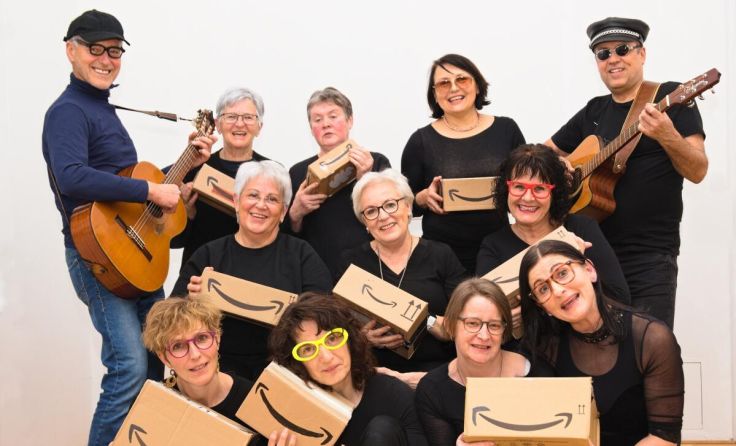 Die Weltweiber werden von zwei Musikern begleitet. (Foto: privat)