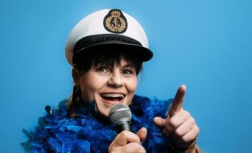 Kabarett in der Bruckmühle Pregarten mit Eva Maria Marold: Frauen und Kinder zuerst