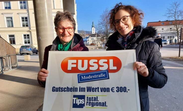 Rosina Kainmüller (l.) mit Tips-Glücksengerl Regina Wiesinger (Foto: Greindl)