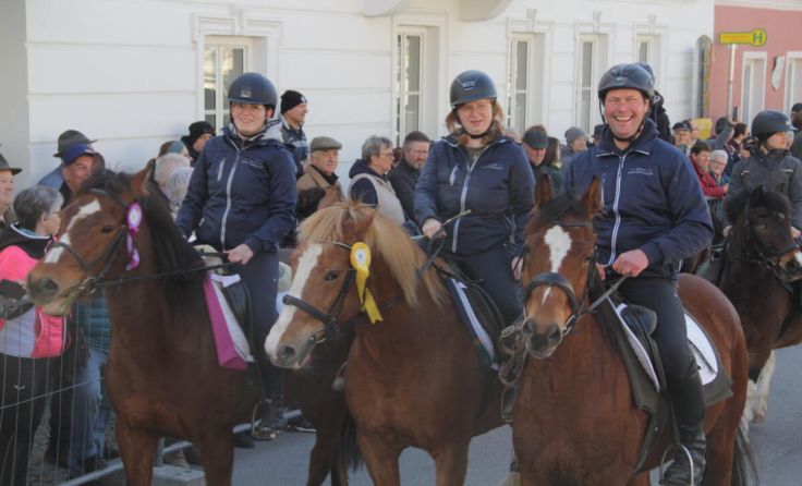 Auch aus Gemeinden des Bezirks Perg waren wieder viele Reiter und Gespanne dabei. (Foto: Greindl)