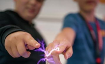 Von Hightech bis Hollywood: Wissenschaft für Neurierige an der KinderUni Hagenberg