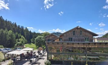 Lumi’s Alm in Mönchdorf feiert ersten Geburtstag