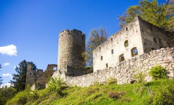 Alte Mauern neu erleben auf Burgruine Prandegg - Geschichte trifft digitale Zukunft