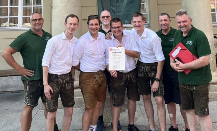 Stolz auf das gute Abschneiden in Bayern: Mitglieder des Jagdhornvereins Ruttenstein (Foto: privat)
