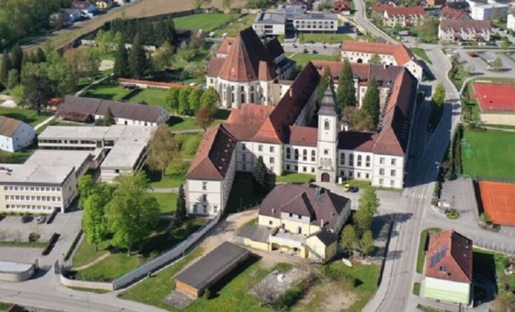 Die Einrichtungen auf dem Klostercampus rücken noch näher zusammen. (Foto: BGB TV)