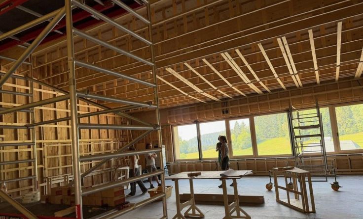Von der Fassade bis zum Innenraum: Holz dominiert das Musikheim. (Foto: Musikverein)