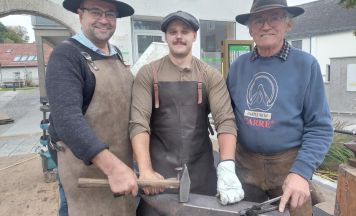 Kunsthandwerklicher Herbstmarkt belebt Schönauer Ortsplatz