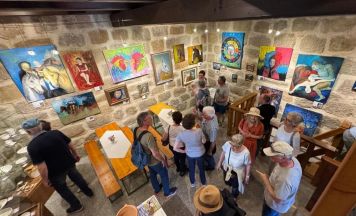 Weinfest beschließt Saison der Galerie im Turm in Windegg