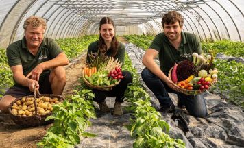Treffpunkt für Gartenfreunde beim Pflanzlmarkt