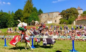 Märchenhaftes Mittelalter auf der Burgruine Reichenau