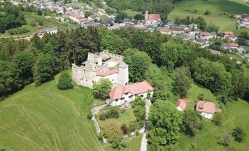 Märchenhaftes Mittelalter erobert die Burgruine Reichenau