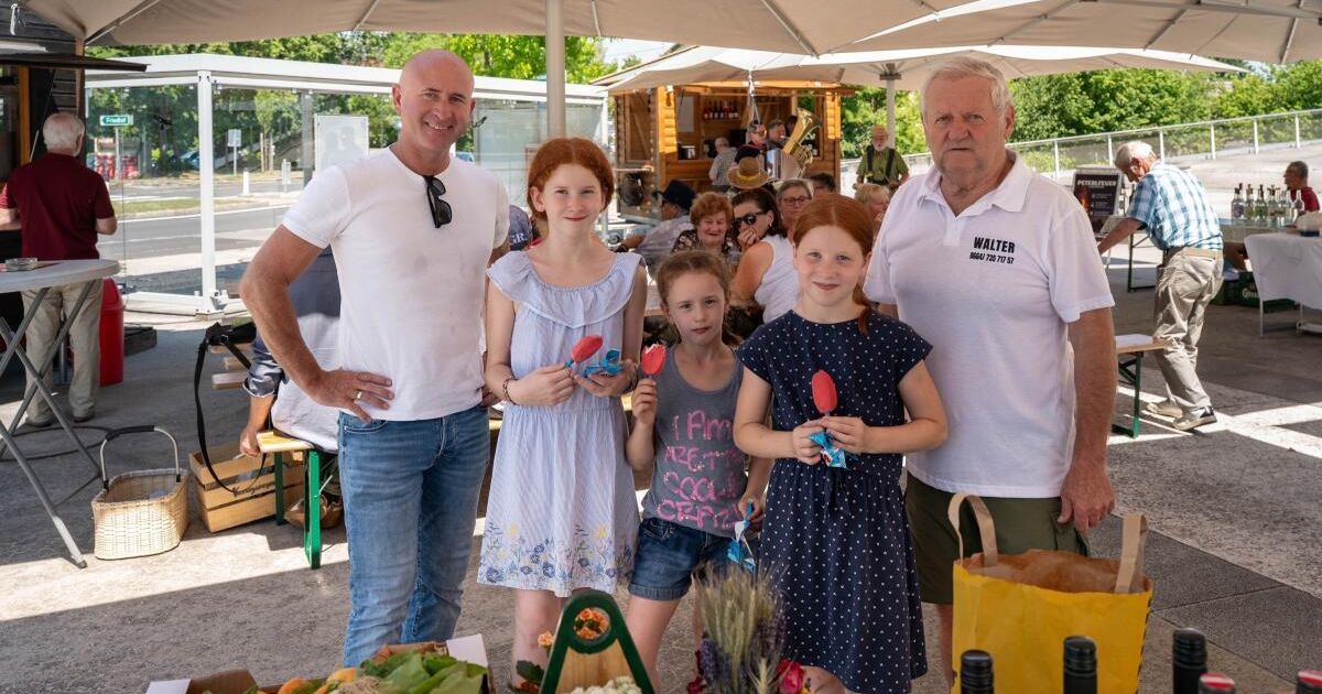 Regional delicacies at the Feldkirchen weekly market