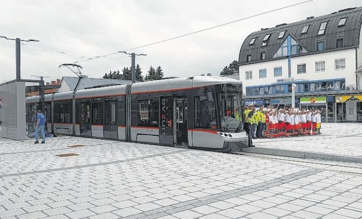 Probefahrt der Straßenbahn von Linz zum Trauner Hauptplatz Foto: ÖVP Traun