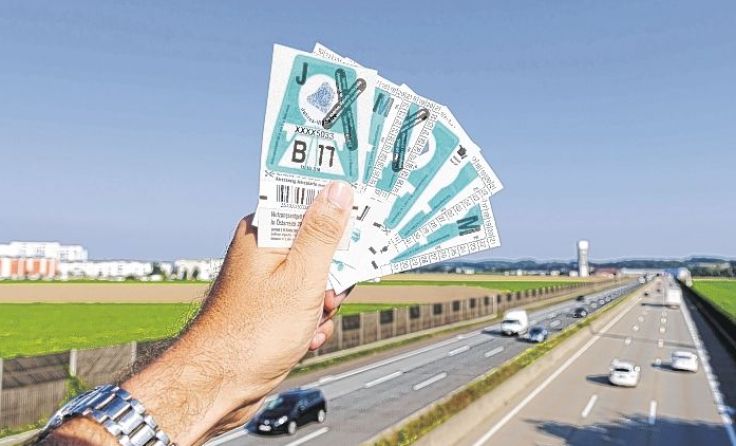 Ab 1. Februar 2017 muss ausschließlich Türkis geklebt sein. Foto: ASFINAG