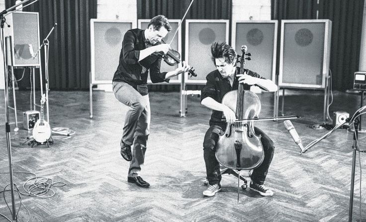 Den Auftakt macht das duo BartolomeyBittman, gemeinsam mit Ursula Strauss. Foto: Max Parovsky