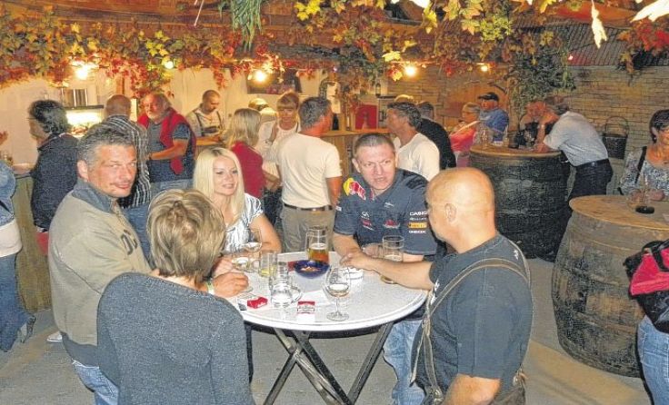Die traditionelle Weinbar im Stadl hat an beiden Tagen geöffnet. Foto: VACE