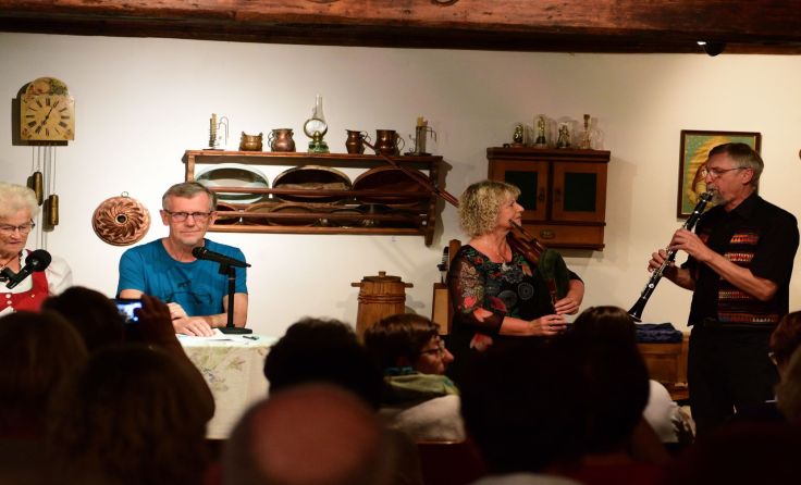 Lesung in der Heimatstube Neuhofen. Foto: Ernst Bimminger