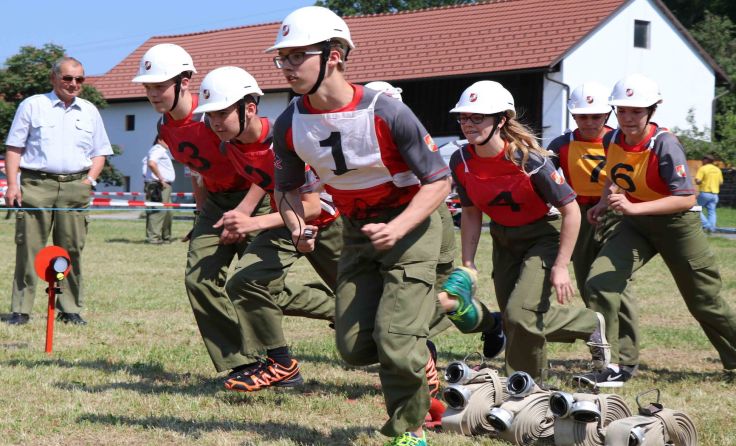 Start der Nachwuchslöschmeister zur Hindernisübung alle Fotos: Erwin Summerauer