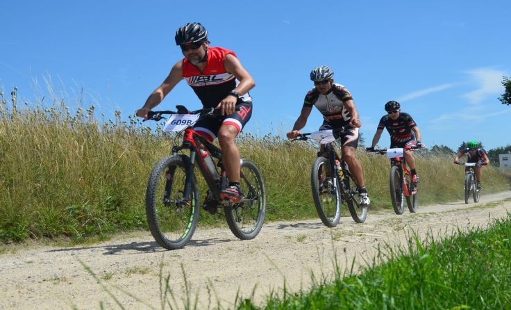 Die Mountainbiker drehten drei bzw. sechs Stunden lang ihre Runden. 