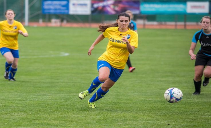 Hattrick-Girl Tina Loisinger Alle Fotos: Erwin Pils