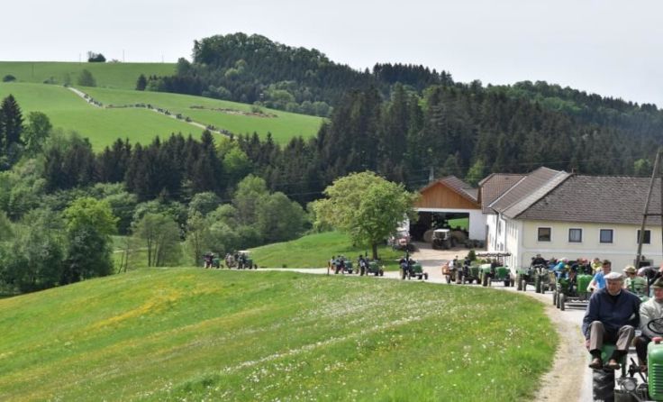 Eine lange Schlange an 15er Traktoren alle Fotos: Johann Raab