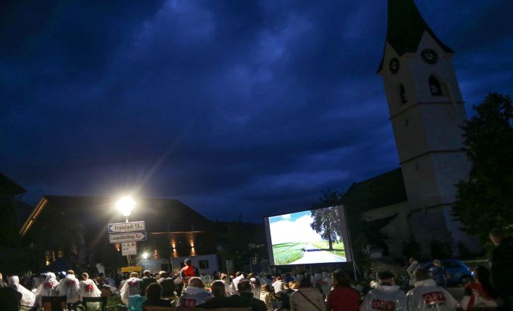 Das aufziehende Gewitter sorgte bei der Premiere für die passende Atmosphäre. 