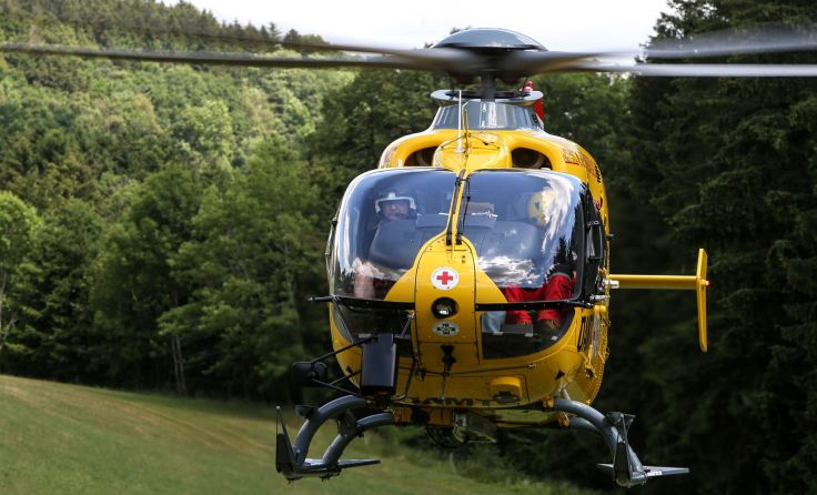 Der Verunglückte wurde vom Notarzthubschrauber zum Med Campus III geflogen. Symbolbild: Weihbold