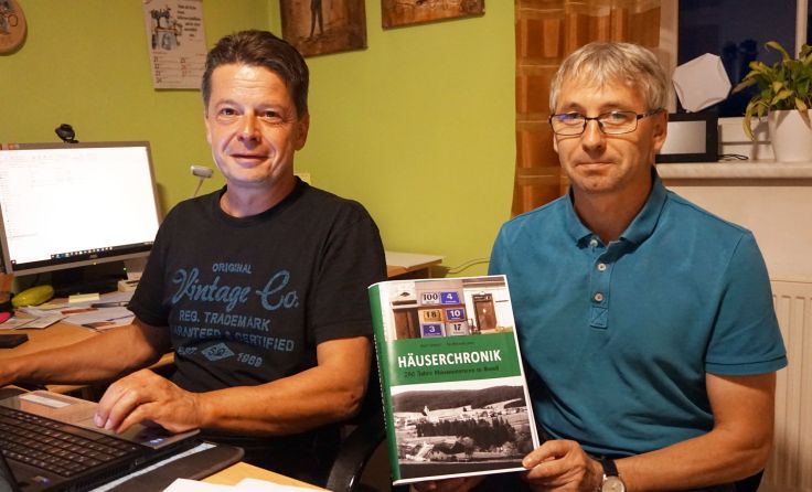 Kurt Gratzl und Ferdinand Lenz mit ihrem Werk Foto: Martina Lehner/Schlossmuseum Freistadt