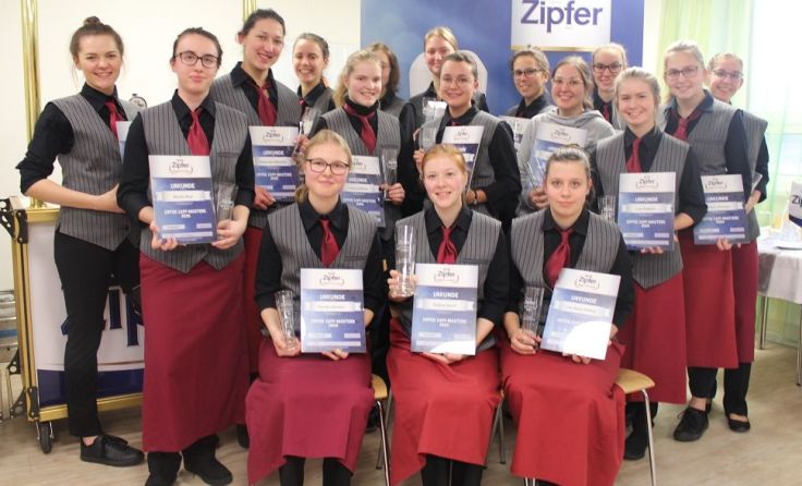 Bier zapfen will gelernt sein! Fotos: HLW Freistadt 