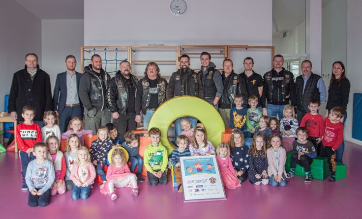 Freude bei den Kindern Foto: MC Nordwald