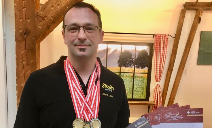 Christian Pirklbauer aus Grünbach freut sich über die vier Medaillen. Foto: privat