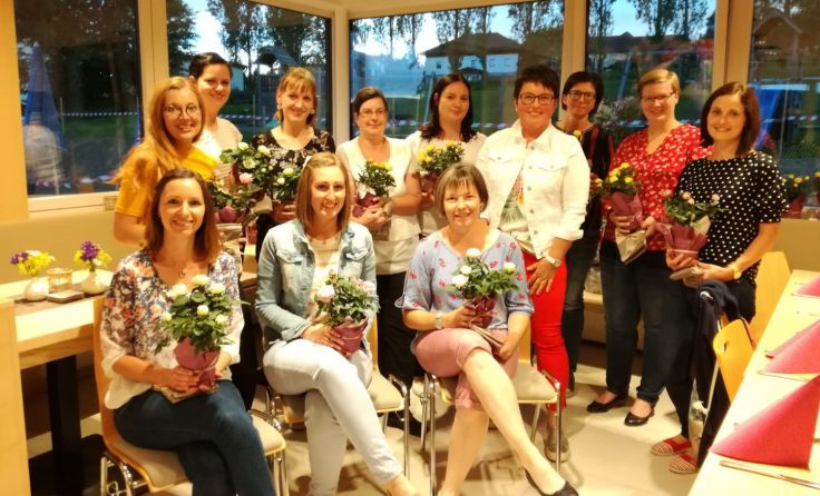 Ortsbäuerin Hermine Vater freut sich, dass so viele "Junge" dabei sind. Foto: privat