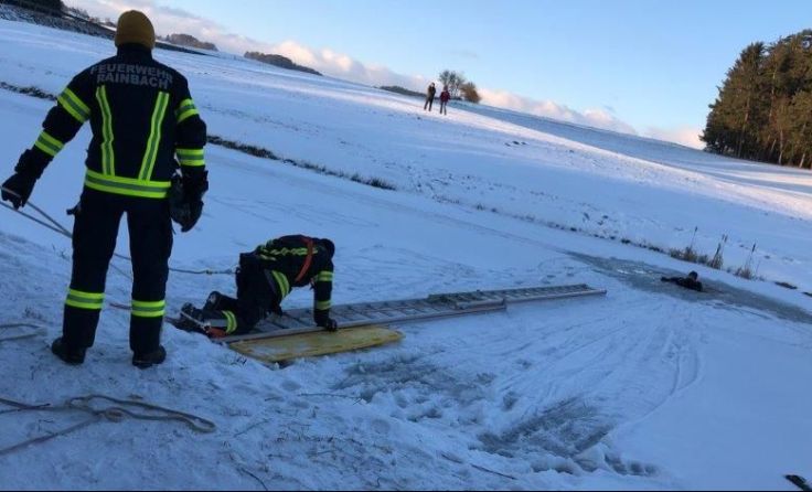 Die sibirische Kälte kam der FF Rainbach für die Übung gerade recht. Fotos: FF Rainbach