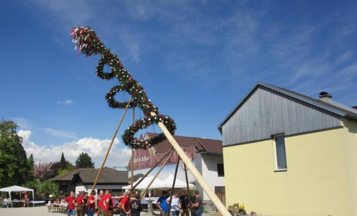 Muskelkraft ist am 30. April in Selker gefragt! (Foto: Volkstanzgruppe Selker)