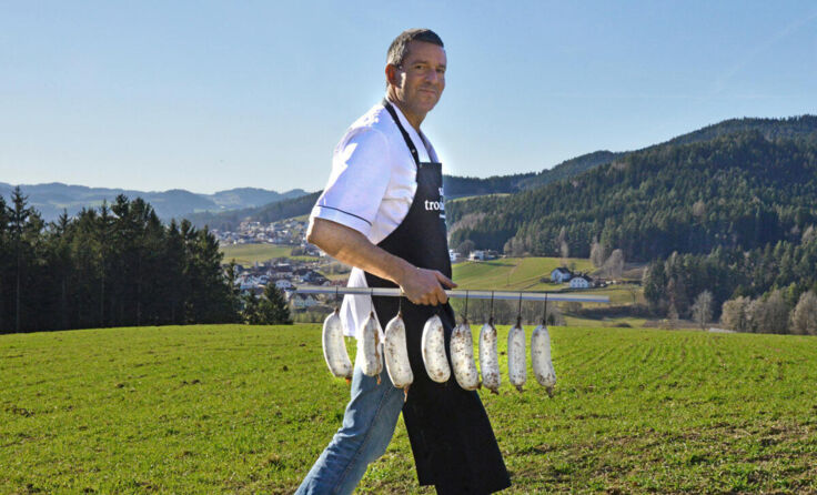 Erwin Saller aus Hagenberg versteht sich aufs Salamimachen. (Foto: Salamitrocknerei)