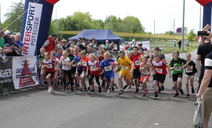 Start für die Nachwuchsläufer (Foto: Florian Böttcher)