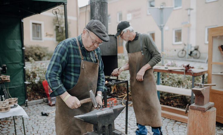 Kunsthandwerksmarkt Schmiedemeister (Foto: Carina Pilgerstorfer)