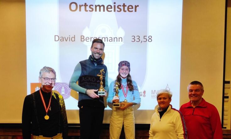 Die beiden Ortsmeister Bgm. David Bergsmann und Selina Remplbauer (Foto: Marktgemeinde Hagenberg)