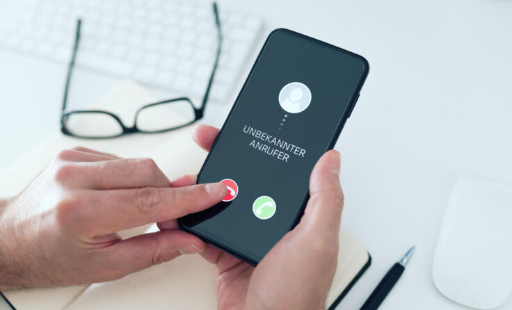 Vorsicht vor Telefonbetrügern! (Foto: Christian Horz/Adobe Stock)